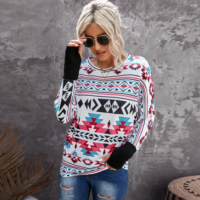 T-shirt Women's Autumn and Winter New National Style Printed Bat Sleeve Round Neck Top Loose Type
T-shirt Women's Autumn and Winter New National Style Printed Bat Sleeve Round Neck Top Loose Type