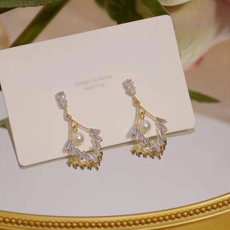 925 Silver Needle High-end French Retro Zircon Earrings Women's Gentle and Light Luxury Small Earrings Jewelry Free Shipping
925 Silver Needle High-end French Retro Zircon Earrings Women's Gentle and Light Luxury Small Earrings Jewelry Free Shipping