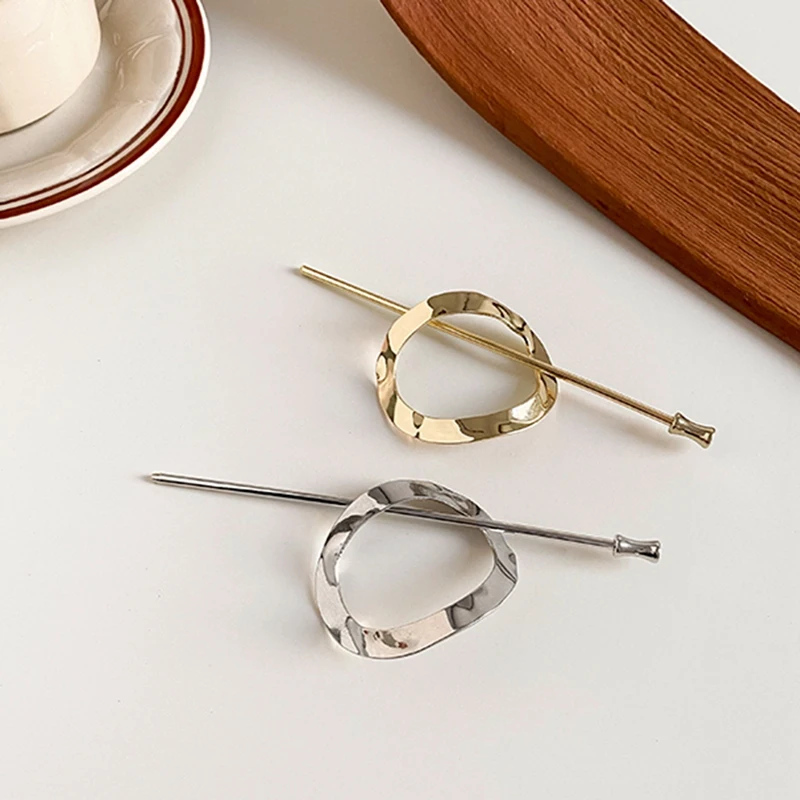 Fashion Vintage Metal Geometric Hollow Round Square Hair Sticks Hair Clip Headwear Hair Accessories for Women
Fashion Vintage Metal Geometric Hollow Round Square Hair Sticks Hair Clip Headwear Hair Accessories for Women