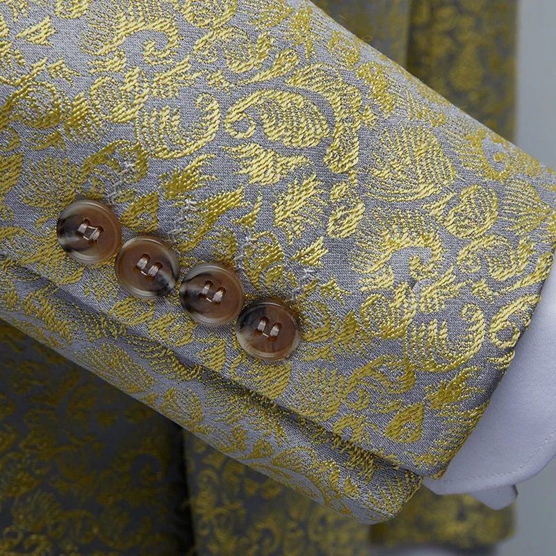 PYJTRL New Design Men Blazers Gold Floral Jacquard Dress Tuxedo Gentleman Shwal Lapel Wedding Prom Suit Jacket Singers Costume
PYJTRL New Design Men Blazers Gold Floral Jacquard Dress Tuxedo Gentleman Shwal Lapel Wedding Prom Suit Jacket Singers Costume