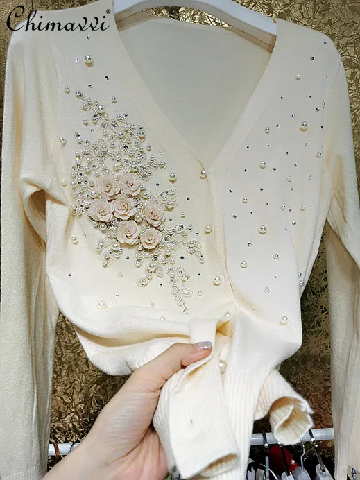 Rhinestone Luxury Beads Crystal Knitted Cardigan Women Flower Long Sleeve Vintage Casual Sweater Lady V Neck High Street Jacket
Rhinestone Luxury Beads Crystal Knitted Cardigan Women Flower Long Sleeve Vintage Casual Sweater Lady V Neck High Street Jacket