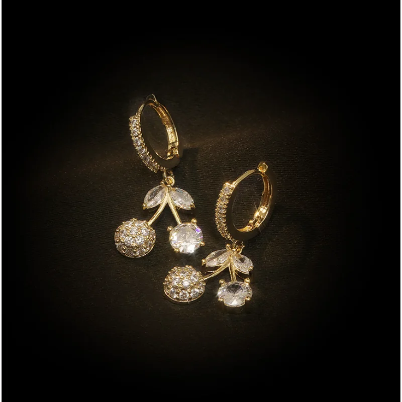 European and American simple and light luxury style new14K real gold electroplated micro-inlaid zircon cherry earrings for women
European and American simple and light luxury style new14K real gold electroplated micro-inlaid zircon cherry earrings for women