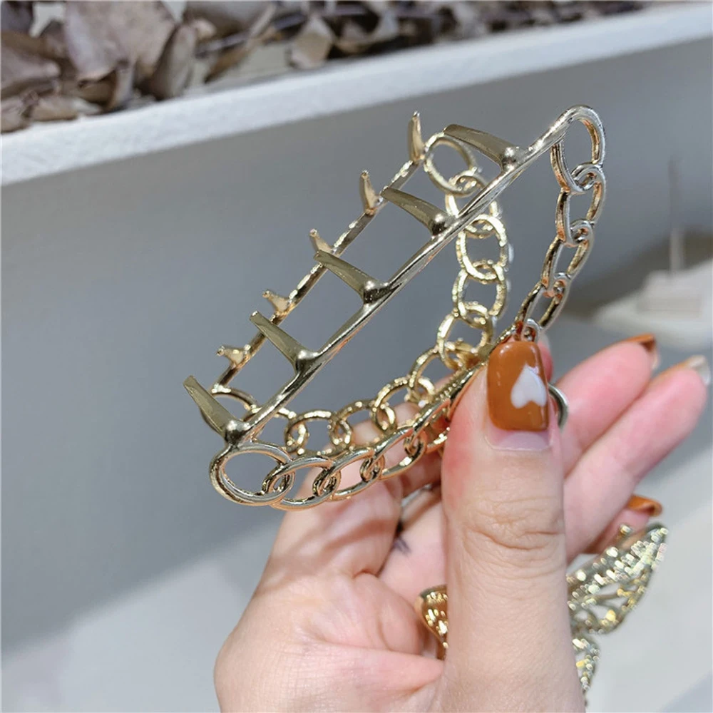 Hollow Vintage Butterfly Penant Claw Clip Large Hair Claws Bath Clip Ponytail Clip For Women Girls Hair Accessories
Hollow Vintage Butterfly Penant Claw Clip Large Hair Claws Bath Clip Ponytail Clip For Women Girls Hair Accessories