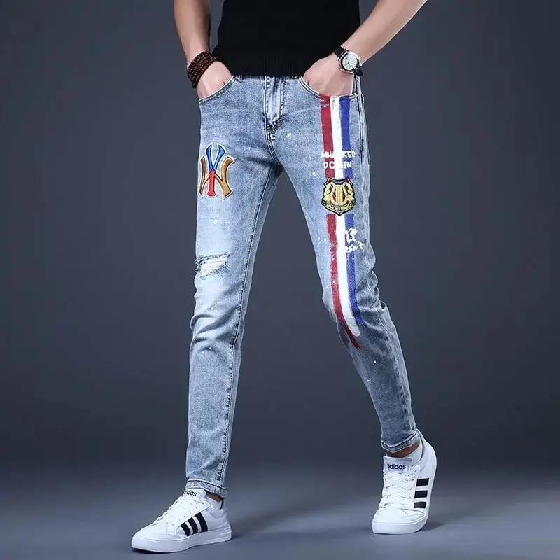 High quality men’s slim fit beggar style denim pants street fashion ripped blue jeans trendy distressed sexy casual jeans pants;
High quality men’s slim fit beggar style denim pants street fashion ripped blue jeans trendy distressed sexy casual jeans pants;