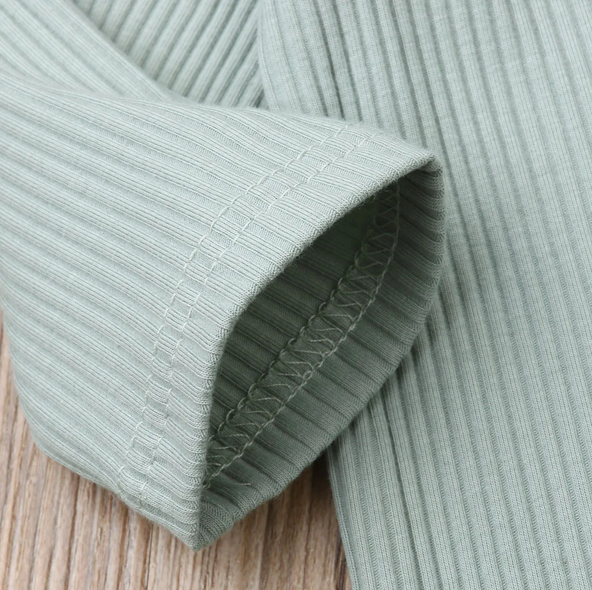 0-6M Newborn Baby Boy Girl Soft Solid Rompers Long Sleeve Button Solid Foot Romper Jumpsuit Outfits
0-6M Newborn Baby Boy Girl Soft Solid Rompers Long Sleeve Button Solid Foot Romper Jumpsuit Outfits