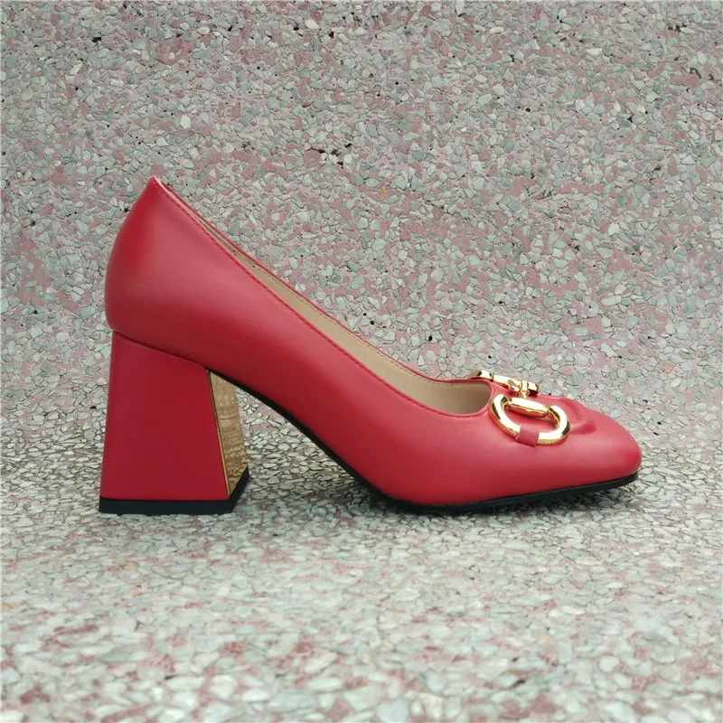 KccooK 2021spring summer new style 7CM high heel shoes horse buckle square head cowhide close shoes
KccooK 2021spring summer new style 7CM high heel shoes horse buckle square head cowhide close shoes