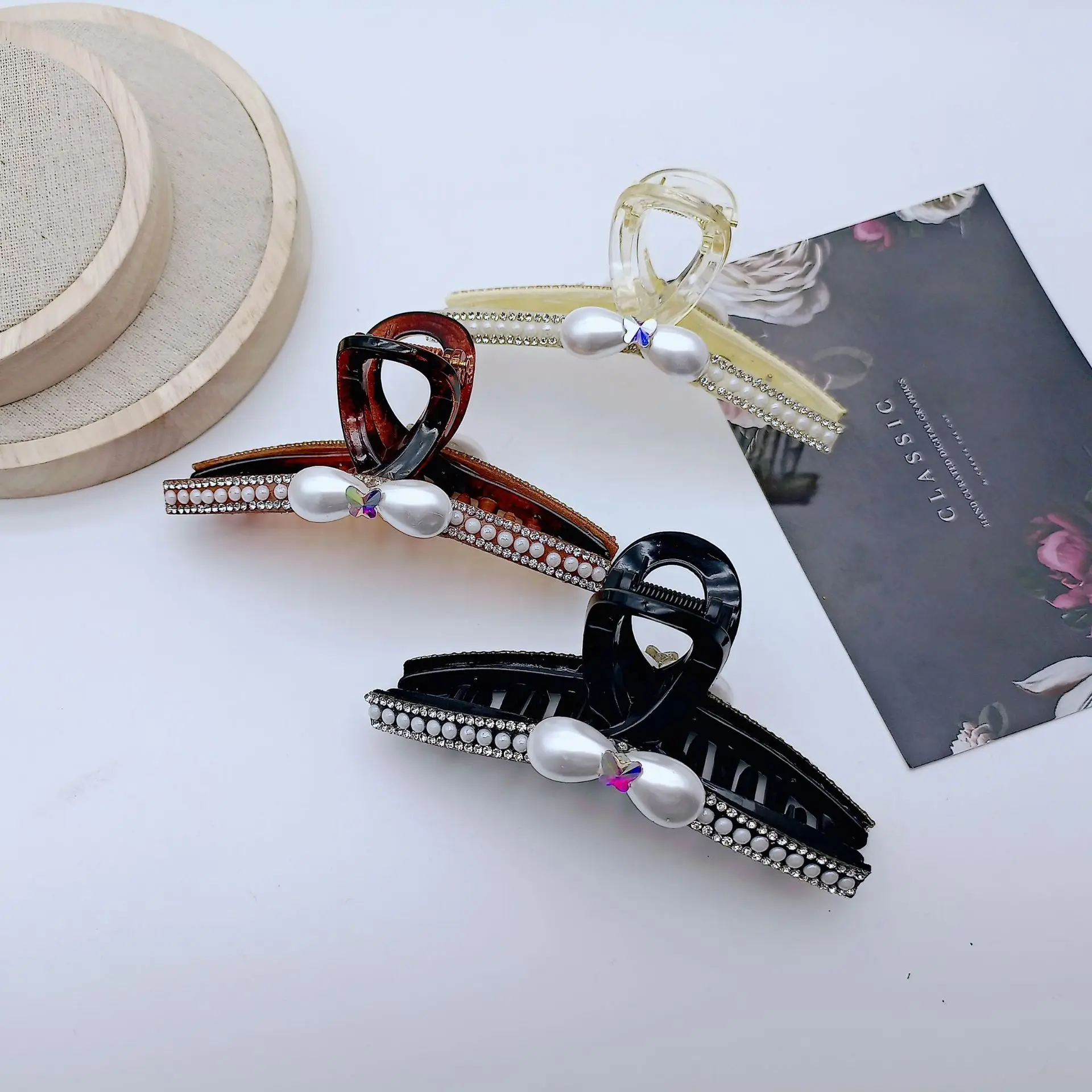 2021 New South Korea Dongdaemun Clip Elegant Temperament Back Head Large Shark Clip Hair Clip Ponytail Clip Hair Accessories
2021 New South Korea Dongdaemun Clip Elegant Temperament Back Head Large Shark Clip Hair Clip Ponytail Clip Hair Accessories