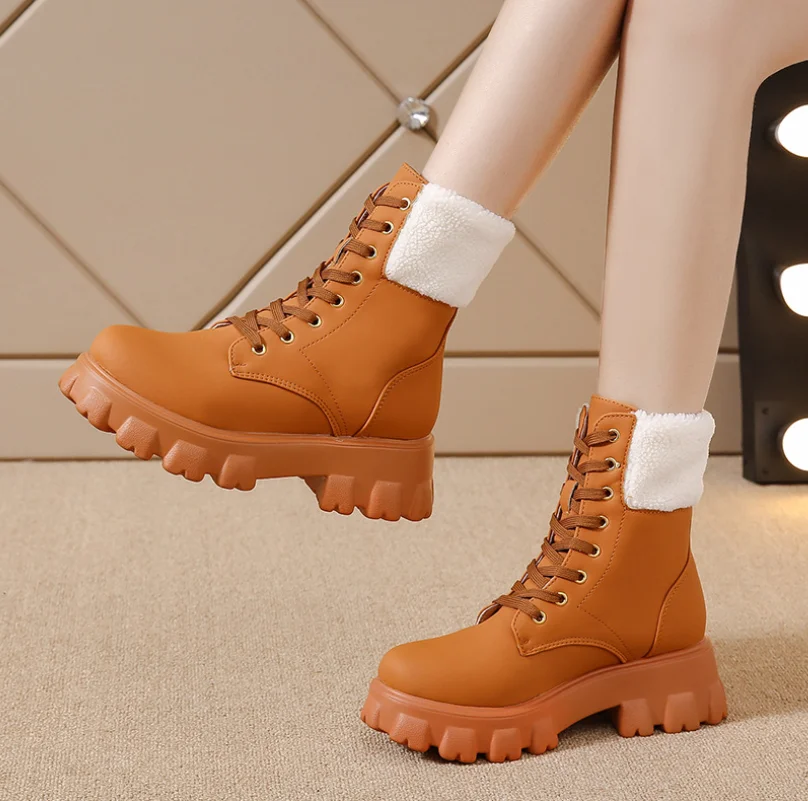Size 36-43 WOMAN WINTER Woman Vulcanize Shoesmotorcycle boots designer shoes Martin boots knight boots Snow Boots women
Size 36-43 WOMAN WINTER Woman Vulcanize Shoesmotorcycle boots designer shoes Martin boots knight boots Snow Boots women