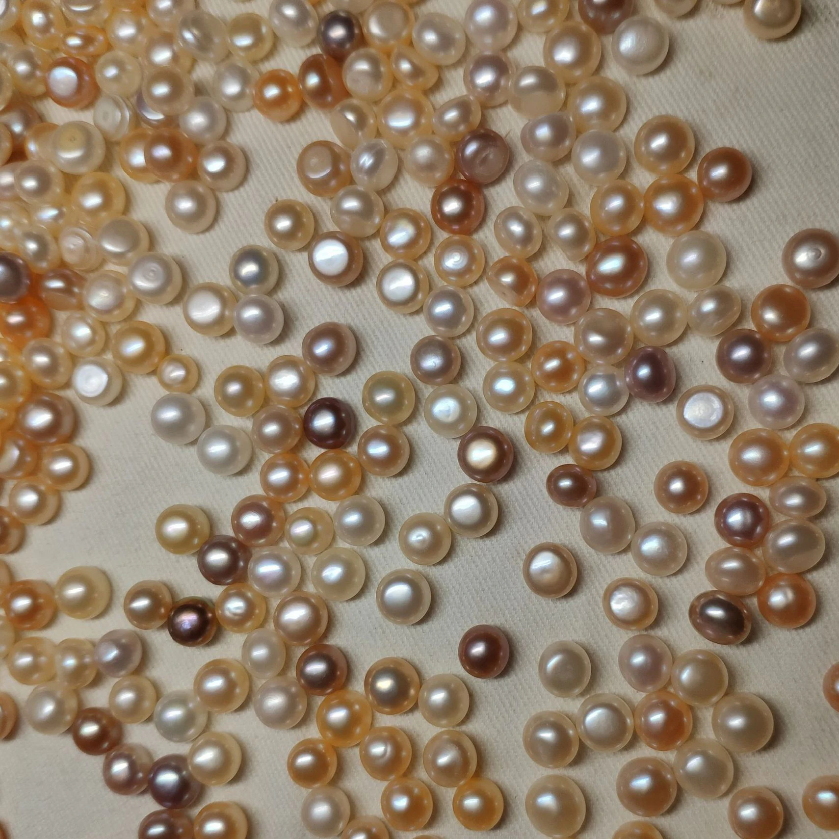 0.5kg Natural Freshwater Native Pearl Button Shape 7mm Loose Beads for DIY Jewelry Making Necklace Bracelet Accessories
0.5kg Natural Freshwater Native Pearl Button Shape 7mm Loose Beads for DIY Jewelry Making Necklace Bracelet Accessories