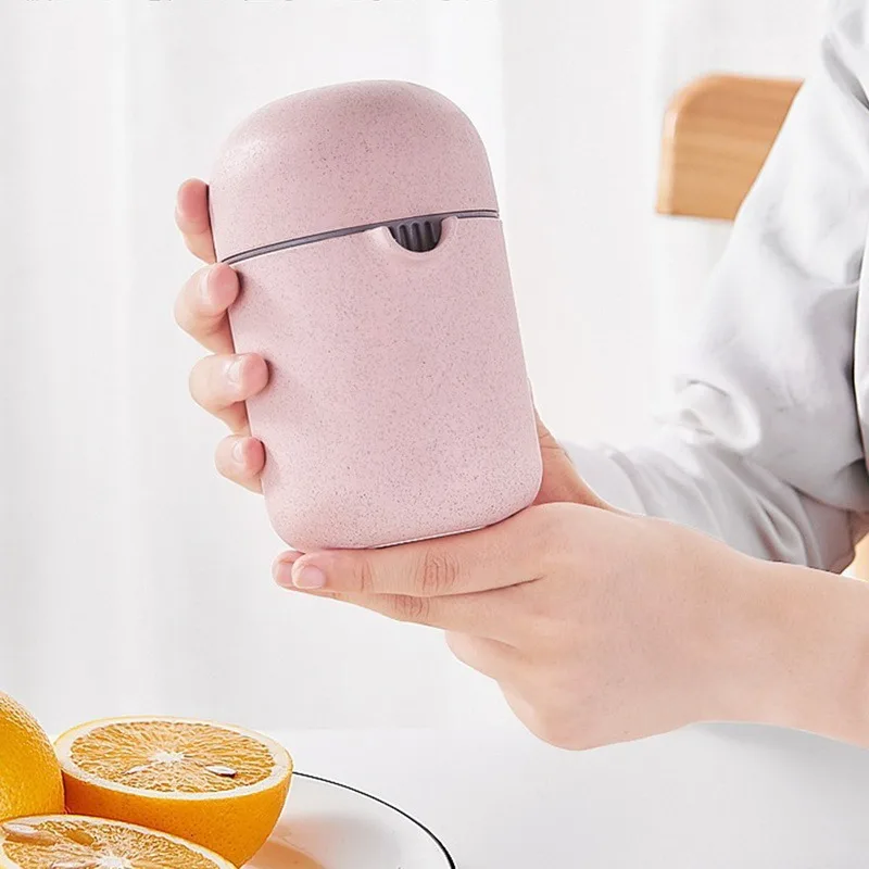 Hand Juicer Citrus Orange Squeezer Lid Rotation Press Anti-Slip Reamer with Strainer and Container to Lemon Grapefruit Tool
Hand Juicer Citrus Orange Squeezer Lid Rotation Press Anti-Slip Reamer with Strainer and Container to Lemon Grapefruit Tool