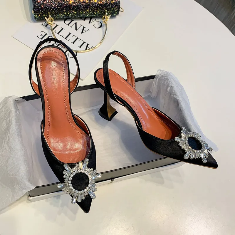 2021 New Sun Flower Crystal Buckle High Heels Women Shoes Stiletto Tip Sandals Black Sexy Dress Shoes Ladies Spring Heeled Shoes
2021 New Sun Flower Crystal Buckle High Heels Women Shoes Stiletto Tip Sandals Black Sexy Dress Shoes Ladies Spring Heeled Shoes