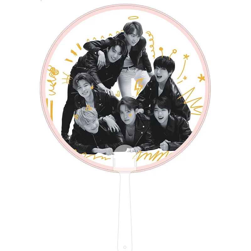 Kpop Bangtan Boys карта души 7 напечатанный Ручной Веер ПВХ пластиковый Веер-альбом веера Коллекция игрушек ручные вееры ПВХ веер оптовая продажа 
Kpop Bangtan Boys карта души 7 напечатанный Ручной Веер ПВХ пластиковый Веер-альбом веера Коллекция игрушек ручные вееры ПВХ веер оптовая продажа