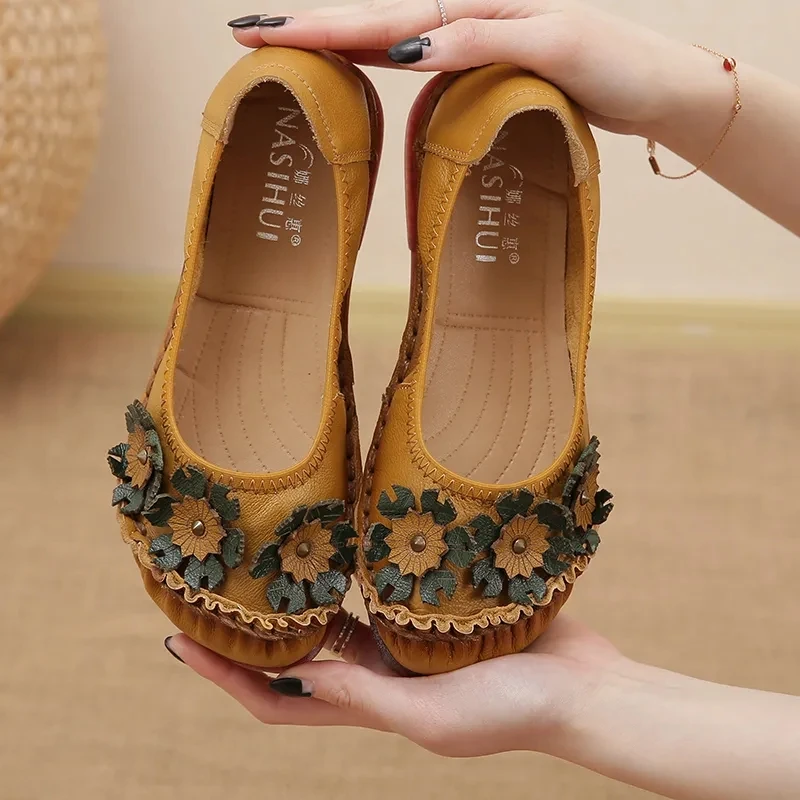Formal Mother Genuine Leather Flats Retro Flower Design Walking Woman Flats Shoes Moccasins Shoes