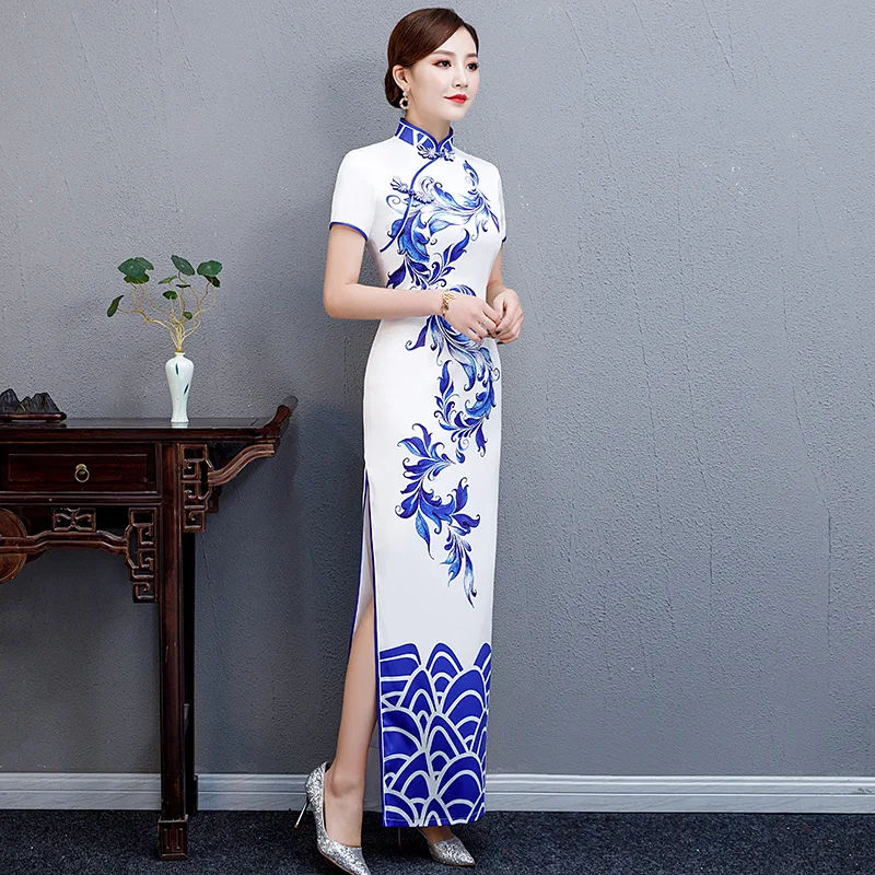 Female Sexy Long Slim High Split Qipao Elegant Chinese Style Mandarin Collar Short Sleeve Satin White Print Cheongsam Vestidso
Female Sexy Long Slim High Split Qipao Elegant Chinese Style Mandarin Collar Short Sleeve Satin White Print Cheongsam Vestidso