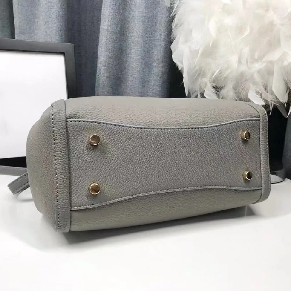 The New 2021Messenger Bags Handbags Shoulder Hand Luxury Fashion Leather Ladies Women Interior Slot Pocket Single Versatile Soft
The New 2021Messenger Bags Handbags Shoulder Hand Luxury Fashion Leather Ladies Women Interior Slot Pocket Single Versatile Soft