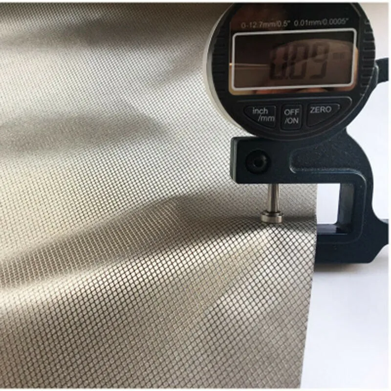 3*1.1M Diamond-shaped Checkered Silver Fiber Anti-magnetic Lining Grounding EMF RF RFID Shielding Fabric Protective Clothing
3*1.1M Diamond-shaped Checkered Silver Fiber Anti-magnetic Lining Grounding EMF RF RFID Shielding Fabric Protective Clothing