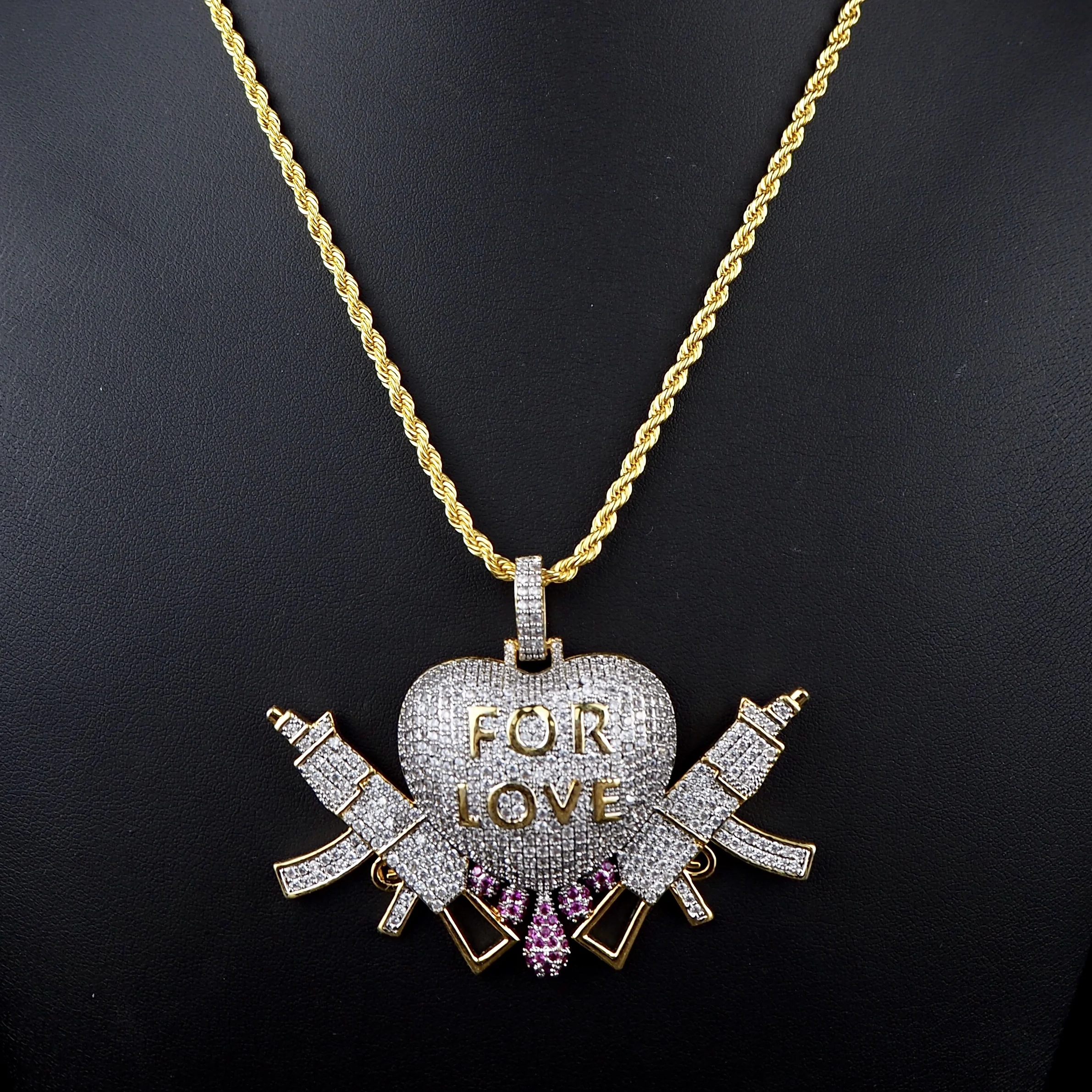 European and American men's individual love heart double-gun Copper micro-inlaid Zircon hip-hop rock pendant necklace accessorie
European and American men's individual love heart double-gun Copper micro-inlaid Zircon hip-hop rock pendant necklace accessorie