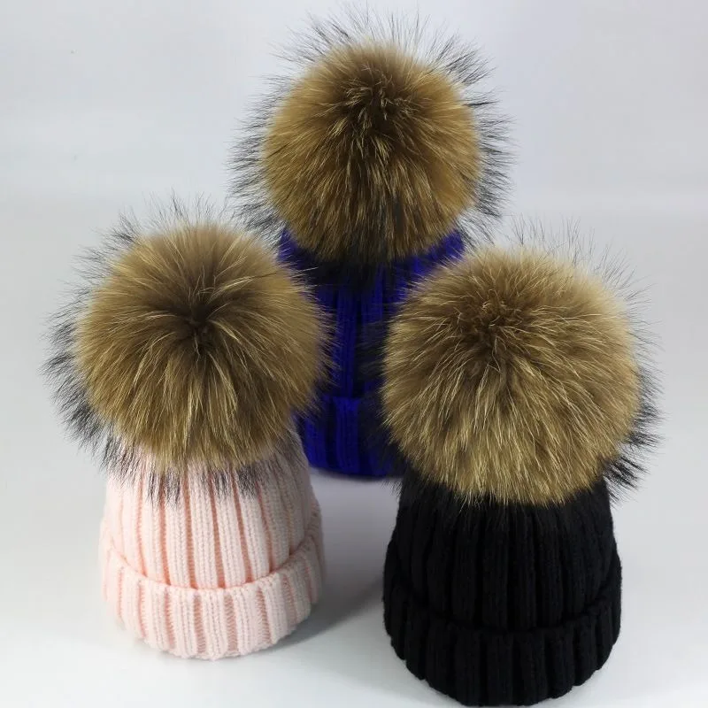 100% Natural Raccoon Fur Pompons DIY Real Fur PomPom Big Ball Fluffy Pompom for Cap Skullies Knitted Beanies Shoes 13-15cm
100% Natural Raccoon Fur Pompons DIY Real Fur PomPom Big Ball Fluffy Pompom for Cap Skullies Knitted Beanies Shoes 13-15cm