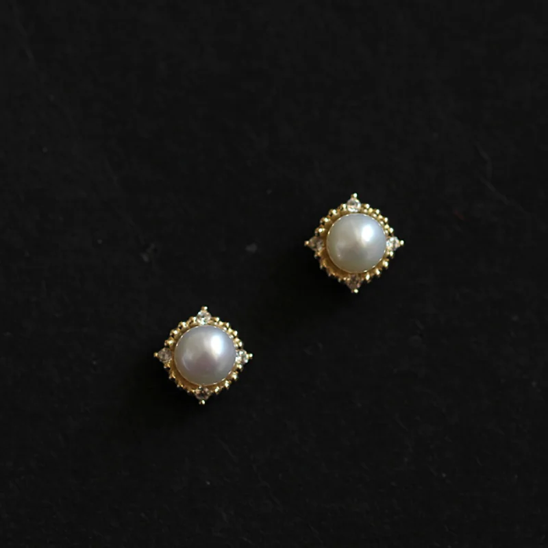 Classic stud earrings for women 925 silver pearl earring fine jewelry minilist earlobe piercing accessory girl female charm gift
Classic stud earrings for women 925 silver pearl earring fine jewelry minilist earlobe piercing accessory girl female charm gift