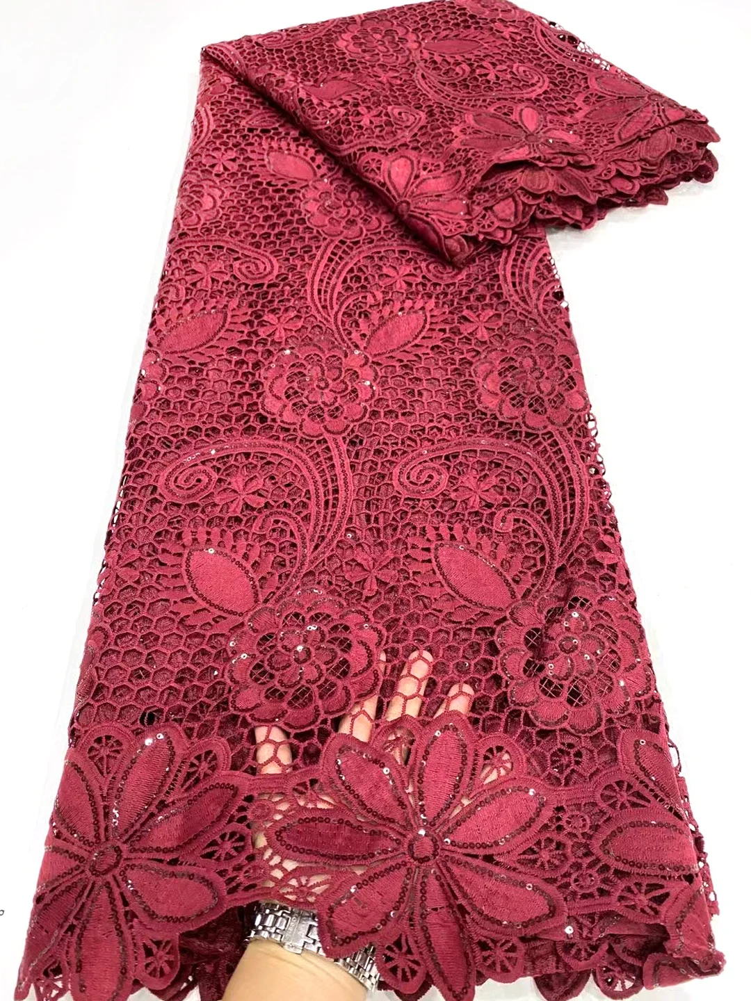African Guipure Lace Fabric 2021 High Quality Rope Lace Material with Sequins Fashionable Water-soluble Lace Fabric AD51001
African Guipure Lace Fabric 2021 High Quality Rope Lace Material with Sequins Fashionable Water-soluble Lace Fabric AD51001