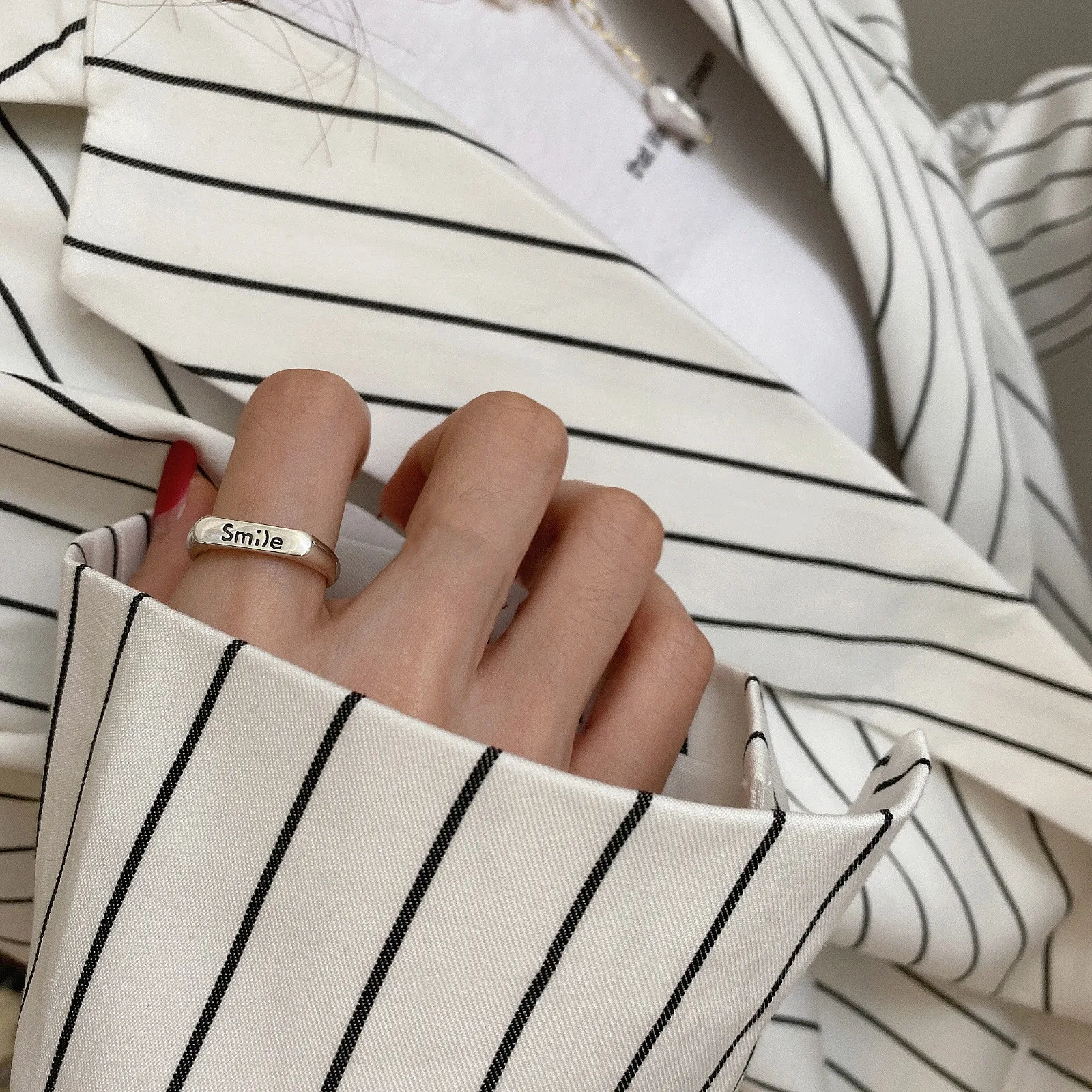 Adjustable Smile Letter Ring DIY Customized Name Rings Personalized Letters Engraved Name Rings Simple Jewelry Birthday’s Gifts
Adjustable Smile Letter Ring DIY Customized Name Rings Personalized Letters Engraved Name Rings Simple Jewelry Birthday’s Gifts