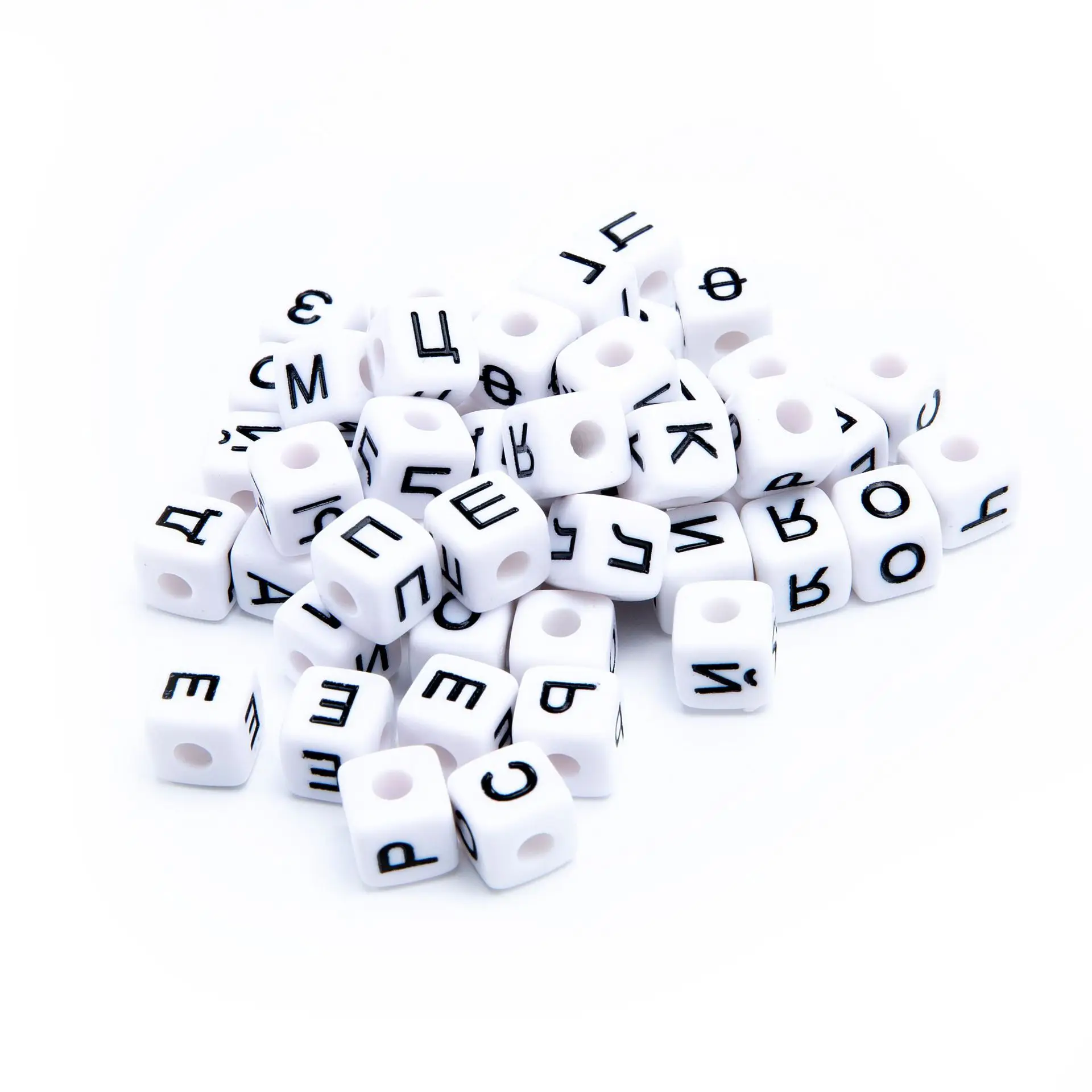 

Trendy 10*10MM 540PCs/Lot White With Black Acrylic Russian Letters Beads Plastic Square Cube Alphabet Initial Bracelet DIY