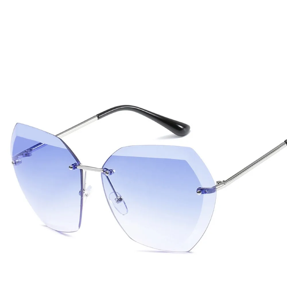 2020 Trendy Luxury Fashion Rimless Sunglasses Women Transparent Clear Metal Frame Sun Glasses Vintage Female Oversized Pink gg
2020 Trendy Luxury Fashion Rimless Sunglasses Women Transparent Clear Metal Frame Sun Glasses Vintage Female Oversized Pink gg