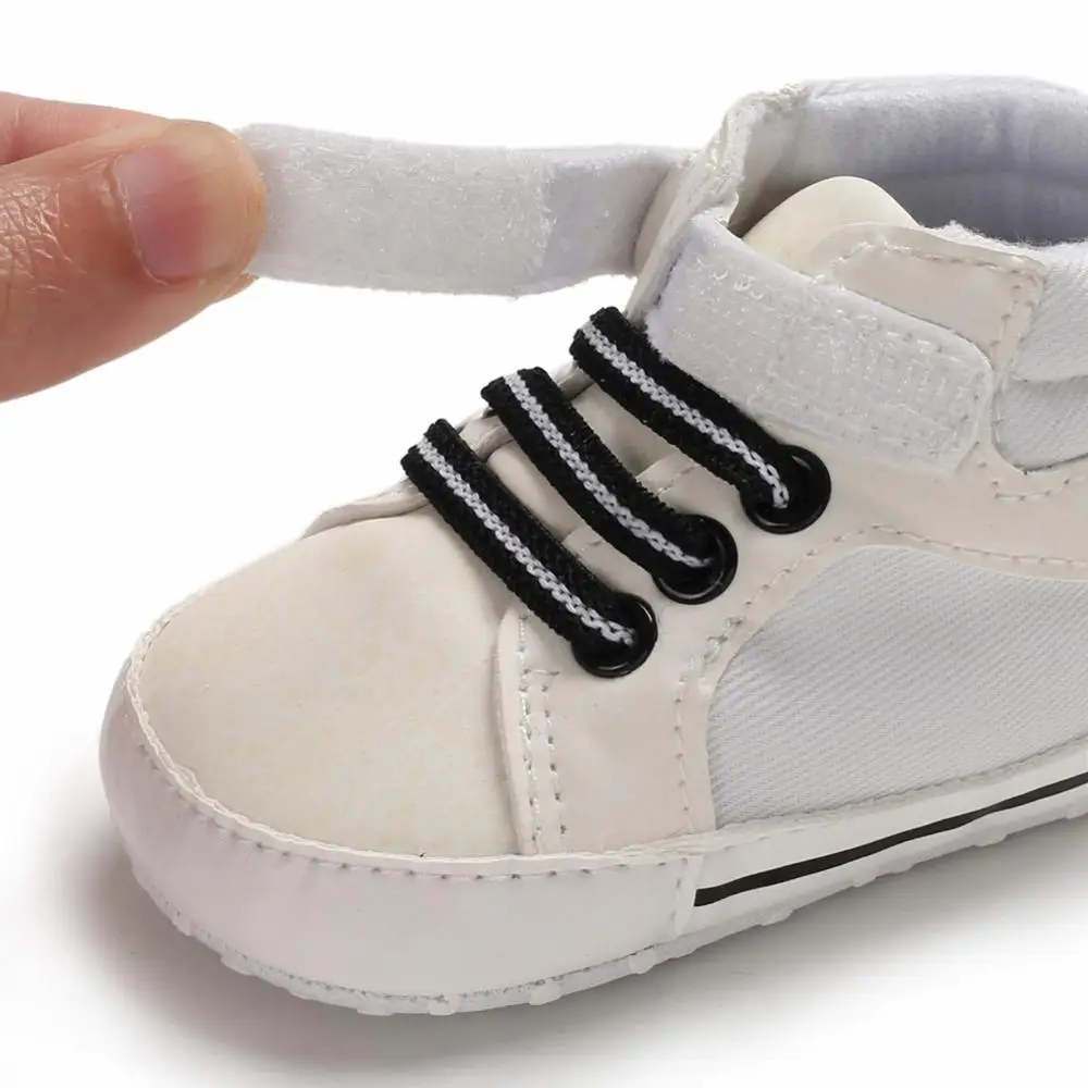 1 Pair 0-18M Baby Boys Breathable Mixed Color Design Anti-Slip Shoes Sneakers Toddler Soft Soled First Walkers
1 Pair 0-18M Baby Boys Breathable Mixed Color Design Anti-Slip Shoes Sneakers Toddler Soft Soled First Walkers