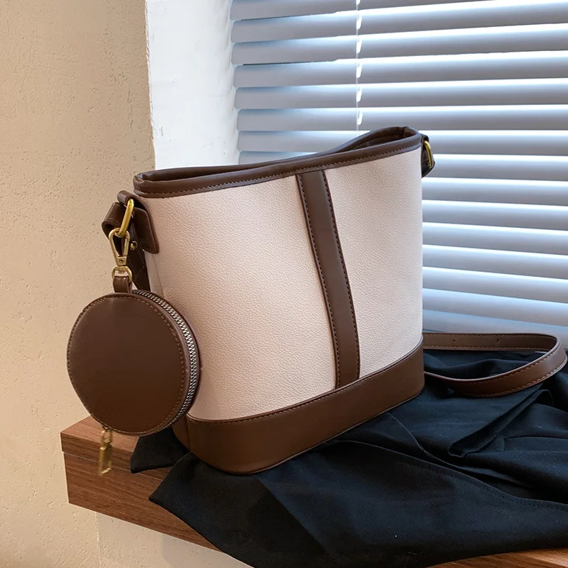 Ladies Leather Shoulder Bag 2021 Brand Handbags New All-match Messenger Bag Retro Shoulder Bag Fashion Bucket Small Square Bag
Ladies Leather Shoulder Bag 2021 Brand Handbags New All-match Messenger Bag Retro Shoulder Bag Fashion Bucket Small Square Bag