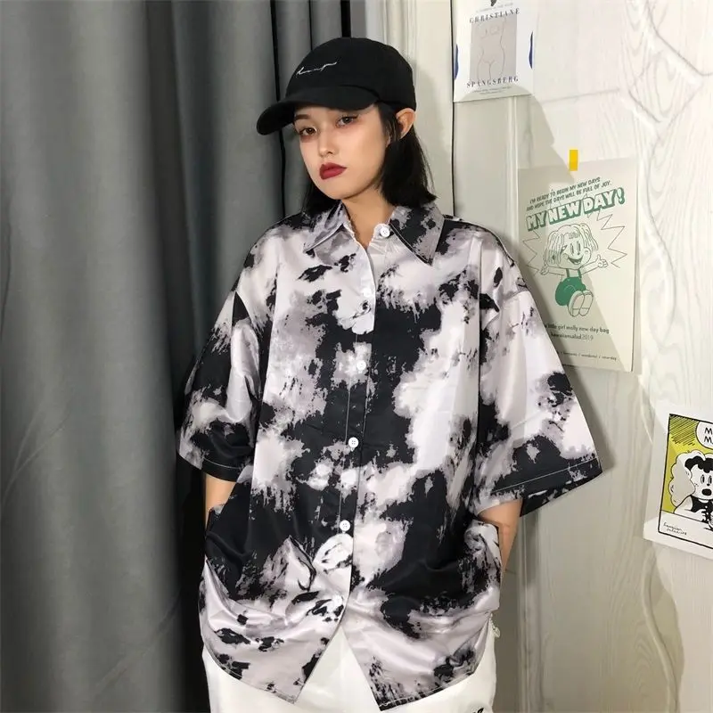 Summer Tie-dye Shirt Men's Fashion Retro Casual Short-sleeved Shirt Men Streetwear Korean Loose Hip-hop Couple Shirt M-2XL 
Summer Tie-dye Shirt Men's Fashion Retro Casual Short-sleeved Shirt Men Streetwear Korean Loose Hip-hop Couple Shirt M-2XL