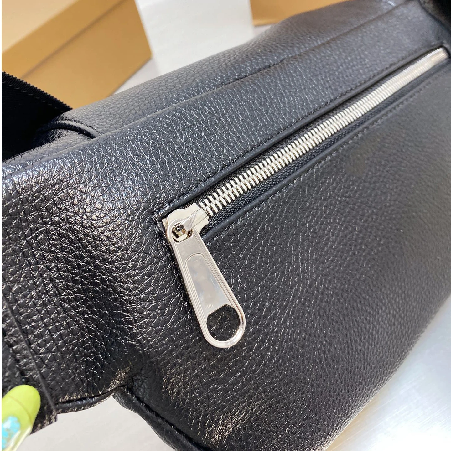 2021 New High Quality Men's And Women's Belt Bag Leather Chest Bag Luxury Designer Fashion Crossbody Purses
2021 New High Quality Men's And Women's Belt Bag Leather Chest Bag Luxury Designer Fashion Crossbody Purses