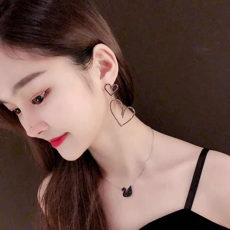 Chic Crystal Zircon Hollow Heart Dangle Earrings For Women Jewelry Gifts Fashion Statement Charm Earring Trinkets
Chic Crystal Zircon Hollow Heart Dangle Earrings For Women Jewelry Gifts Fashion Statement Charm Earring Trinkets