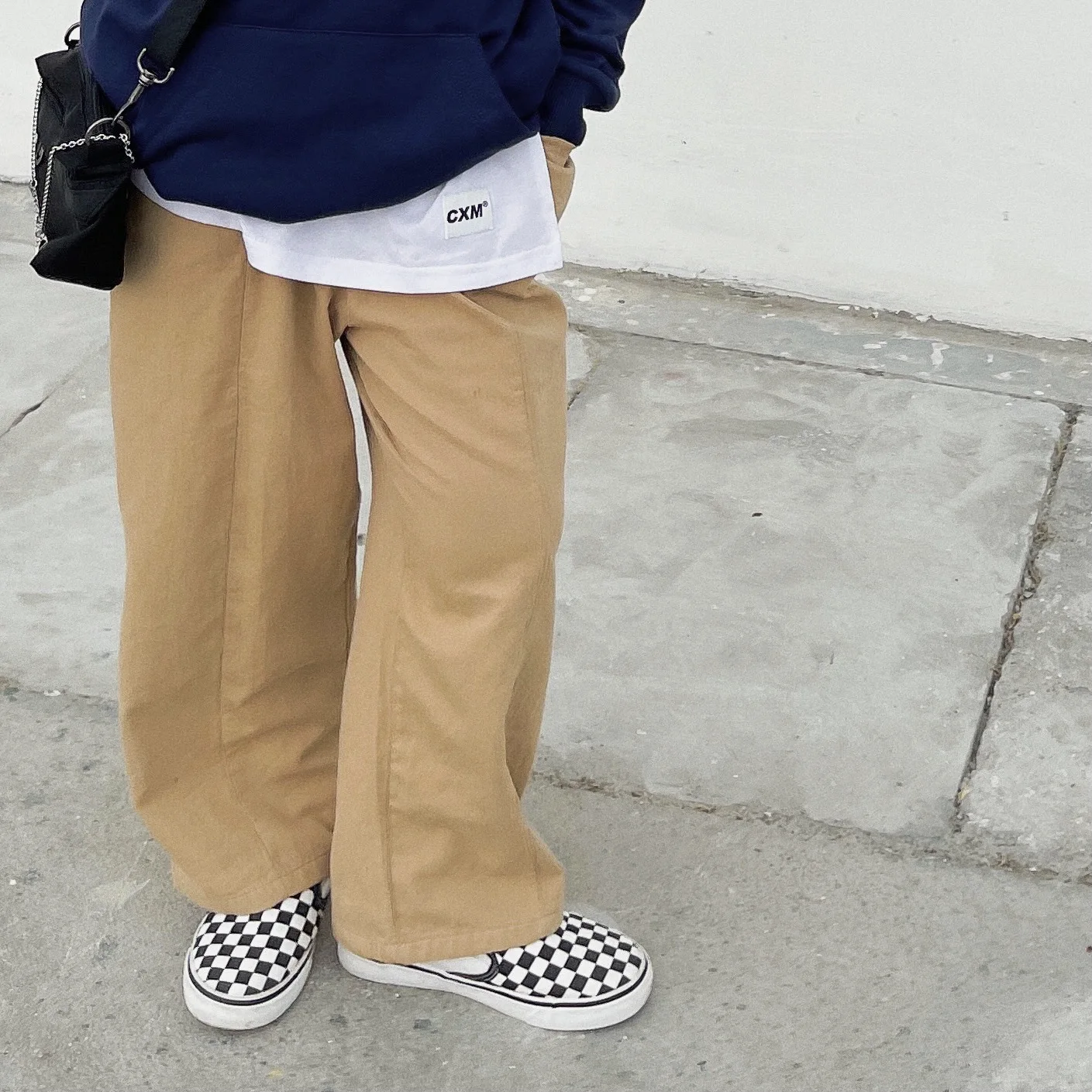 2021 autumn school children's loose solid color splicing washed casual pants children's pants pants for girls
2021 autumn school children's loose solid color splicing washed casual pants children's pants pants for girls