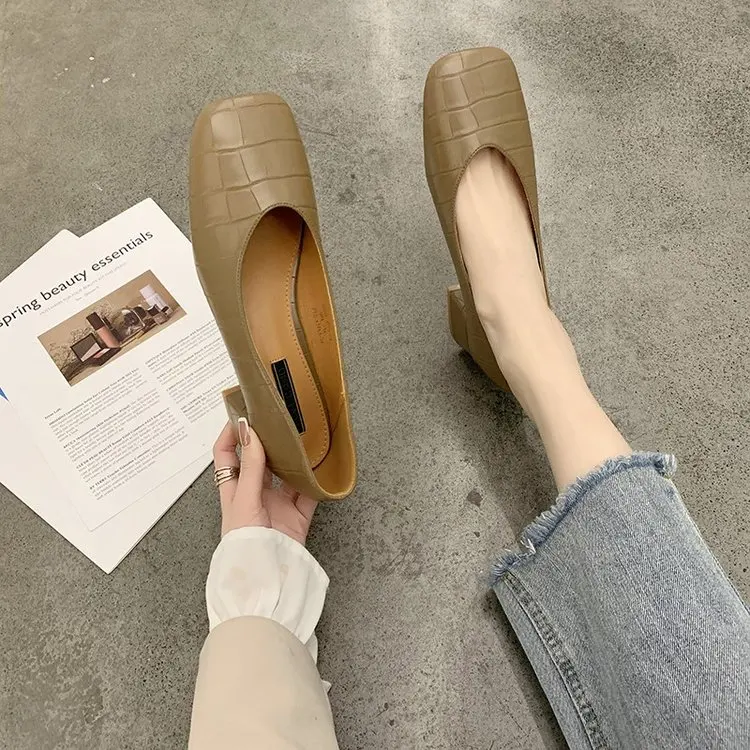 Туфли с квадратным носком, весна 2021, новый стиль, Джокер, Корейская версия, нежные темпераментные туфли в стиле интернет-знаменитостей, туфл...
Туфли с квадратным носком, весна 2021, новый стиль, Джокер, Корейская версия, нежные темпераментные туфли в стиле интернет-знаменитостей, туфл...