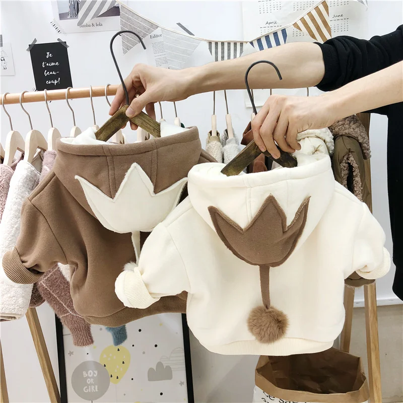 Baby plush sweater, boys' and girls' foreign style jacket, infant Korean children's clothing, winter children's thickened
Baby plush sweater, boys' and girls' foreign style jacket, infant Korean children's clothing, winter children's thickened