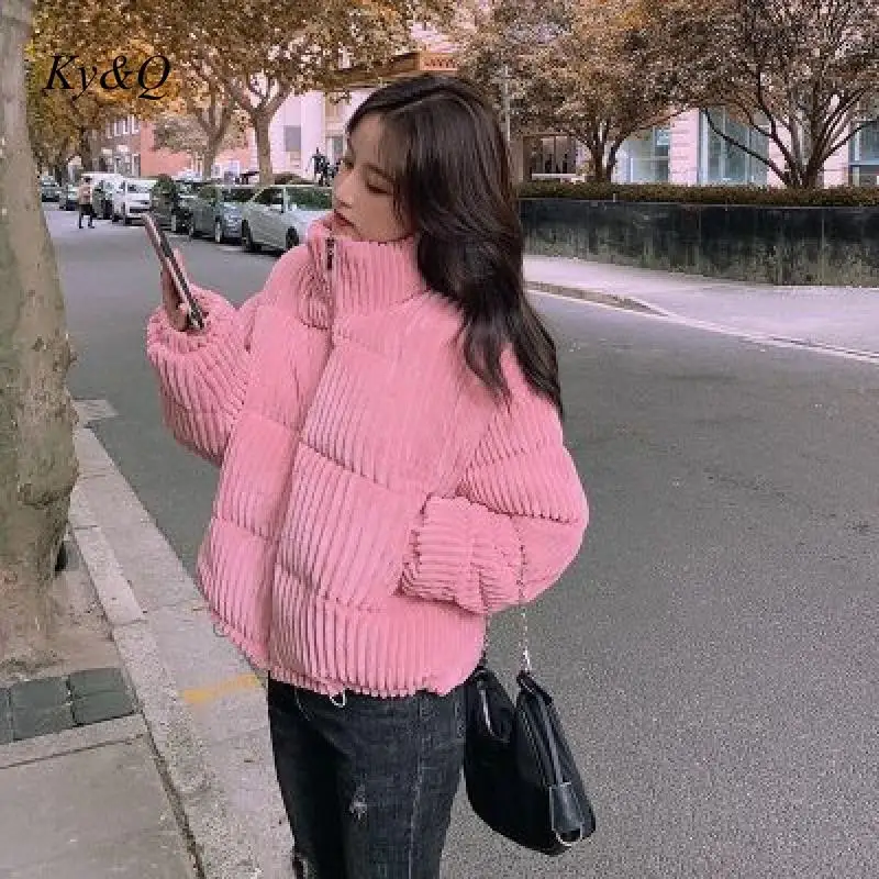Cotton Corduroy Coat Women 2021 Winter Thicken Hip-Hop Short Jacket Female High Quality Warm Outwear Women Parkas
Cotton Corduroy Coat Women 2021 Winter Thicken Hip-Hop Short Jacket Female High Quality Warm Outwear Women Parkas