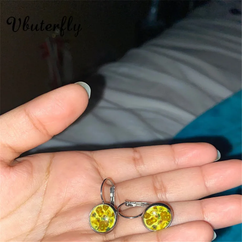 Van Gogh Sunflowers Earrings Glass stone Vintage Jewelry Women Time Floral Famous Paintings Sunflowers Starry Night Earrings L0y
Van Gogh Sunflowers Earrings Glass stone Vintage Jewelry Women Time Floral Famous Paintings Sunflowers Starry Night Earrings L0y