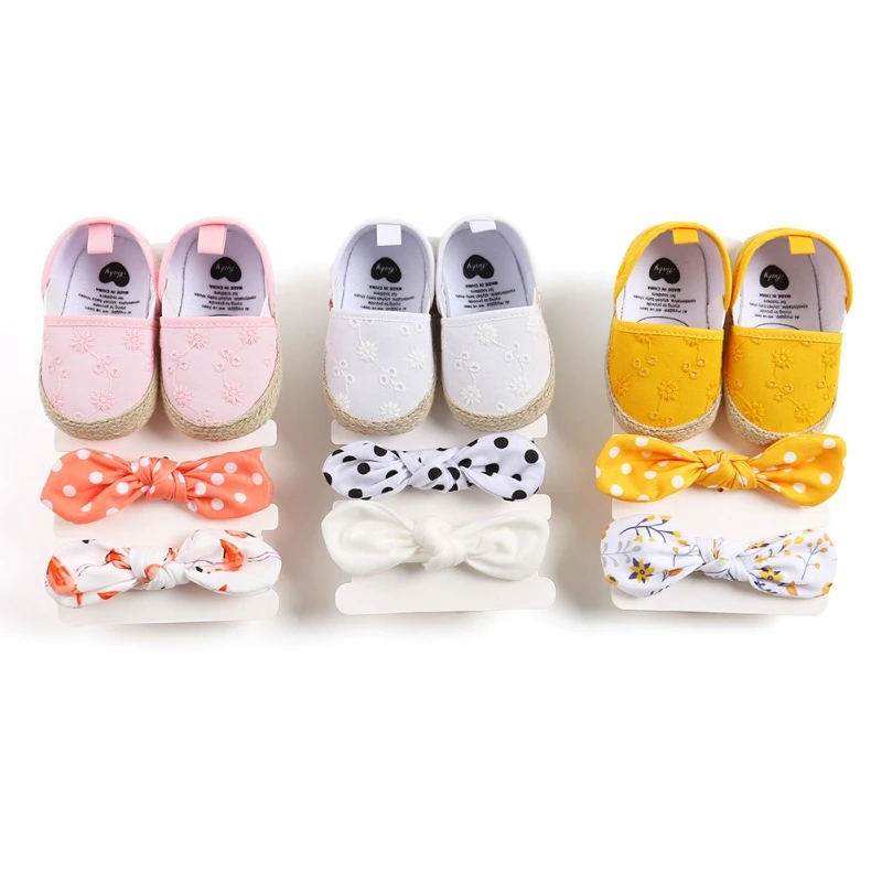 Baby Girls Non-slip Soft Soled Toddler Shoes + Sweet Hair Accessorie Non-slip Fashion Floral Shoe Cotton Fabric Crib Shoes
Baby Girls Non-slip Soft Soled Toddler Shoes + Sweet Hair Accessorie Non-slip Fashion Floral Shoe Cotton Fabric Crib Shoes