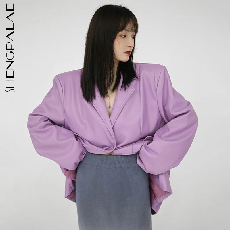 SHENGPALAE, Модный Фиолетовый блейзер из искусственной кожи, Женская Осенняя коллекция 2021, новый свободный однобортный пиджак с длинными рукава...
SHENGPALAE, Модный Фиолетовый блейзер из искусственной кожи, Женская Осенняя коллекция 2021, новый свободный однобортный пиджак с длинными рукава...