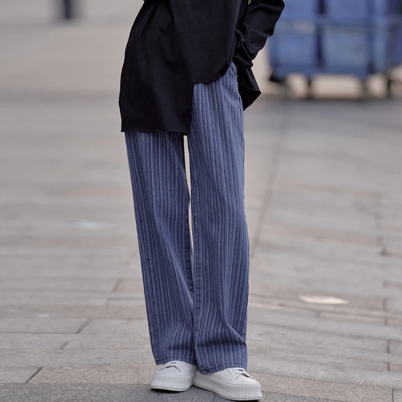 Johnature dark blue vertical stripes wide-legged pants high waist jeans female straight loose 2022 spring design feeling pants
Johnature dark blue vertical stripes wide-legged pants high waist jeans female straight loose 2022 spring design feeling pants