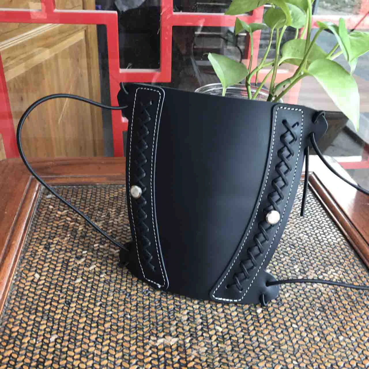 Bow and arrow protective gear shooting outdoor game accessories black hunter traditional beauty hunting recurve arm guard
Bow and arrow protective gear shooting outdoor game accessories black hunter traditional beauty hunting recurve arm guard
