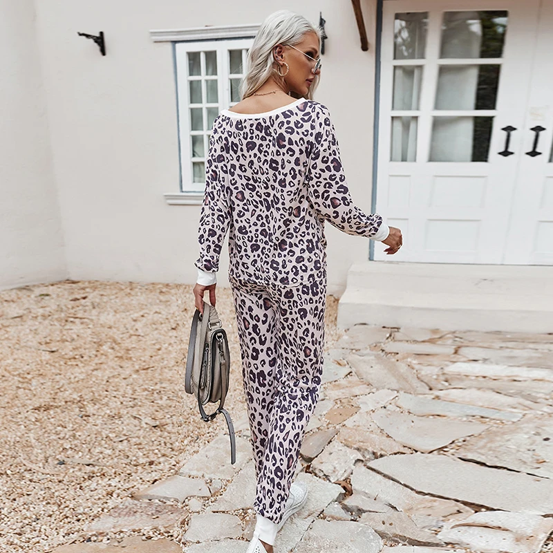 Leopard Sweatshirt Set Women Spring Casual Full Sleeve Top Trousers Tracksuit Sets For Women 2021 New 2 pieces Sets
Leopard Sweatshirt Set Women Spring Casual Full Sleeve Top Trousers Tracksuit Sets For Women 2021 New 2 pieces Sets