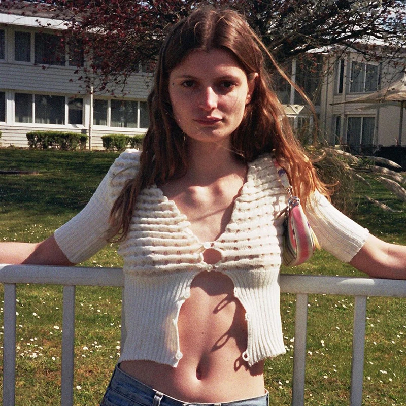 Weekeep Hollow Out White Knitted T-Shirt Women Buttons Fly Short Sleeve V Neck Crop Tops Summer Harajuku Casual Solid Holes Tees
Weekeep Hollow Out White Knitted T-Shirt Women Buttons Fly Short Sleeve V Neck Crop Tops Summer Harajuku Casual Solid Holes Tees