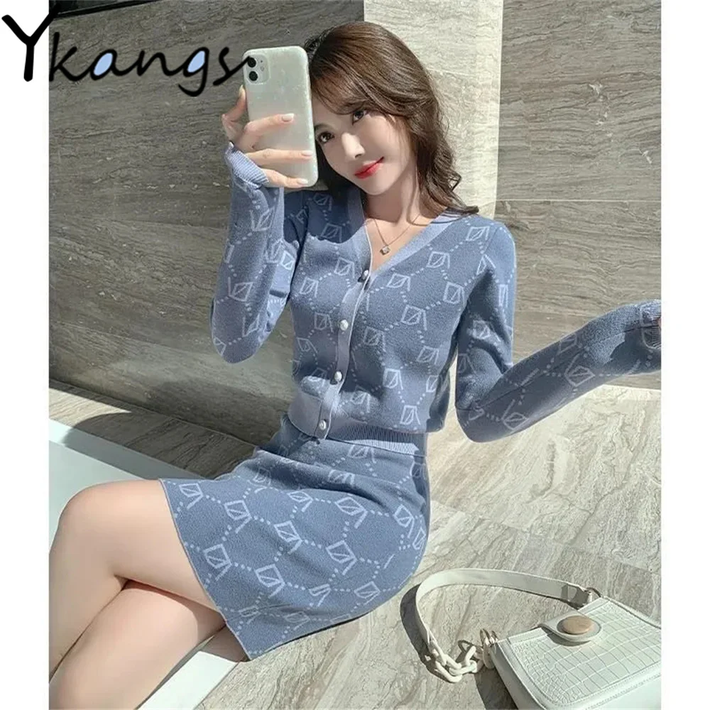 Sexy V-Neck Short Tops Sweater Cardigan Coat + Elegant Mini Skirt Vintage Knitted 2 Piece Set Spring Autumn New Women'S Clothing
Sexy V-Neck Short Tops Sweater Cardigan Coat + Elegant Mini Skirt Vintage Knitted 2 Piece Set Spring Autumn New Women'S Clothing