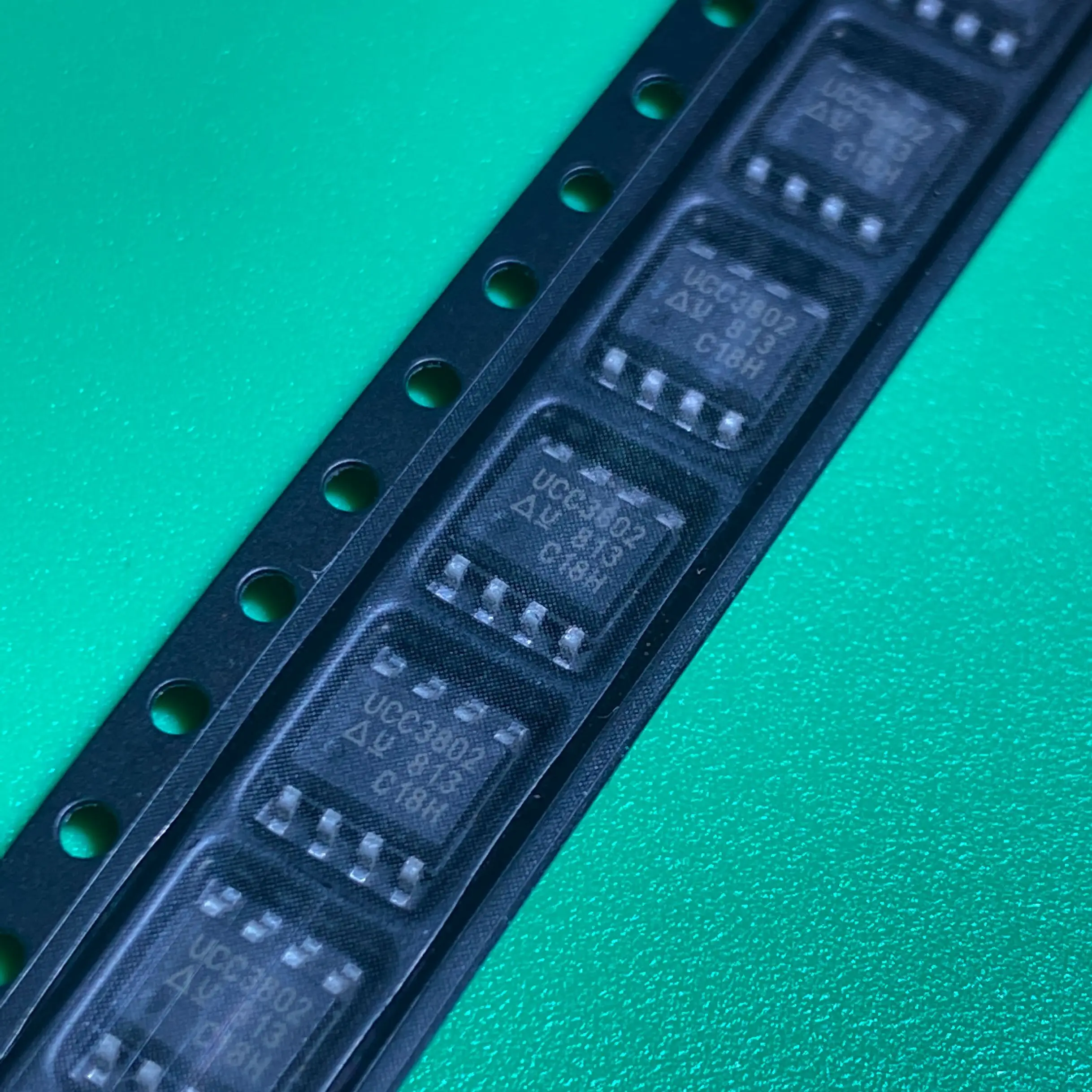 5 шт./лот UCC3802D SOP8 UCC3802DTR UCC3802 DTR сек 3802 IC REG CTRLR PWM см 8soic UCC3802DR 3802DR UCC3802DRG4 
5 шт./лот UCC3802D SOP8 UCC3802DTR UCC3802 DTR сек 3802 IC REG CTRLR PWM см 8soic UCC3802DR 3802DR UCC3802DRG4