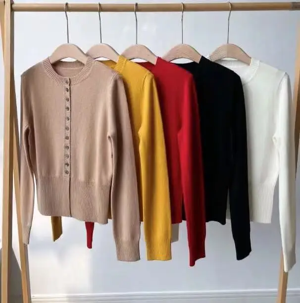 Fyion 2021 New Winter Knitted Cardigan Women Single Breasted Retro Sweater Runway Design Cashmere Solid Cardigans
Fyion 2021 New Winter Knitted Cardigan Women Single Breasted Retro Sweater Runway Design Cashmere Solid Cardigans