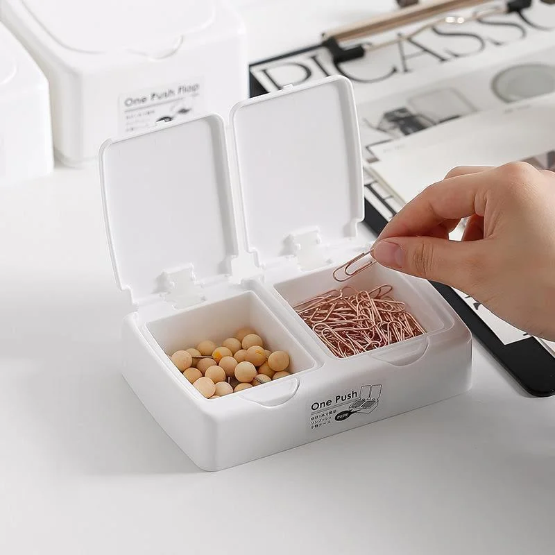 Japan imported desktop button storage box small object clip with lid cotton storage box tissue box portable
Japan imported desktop button storage box small object clip with lid cotton storage box tissue box portable