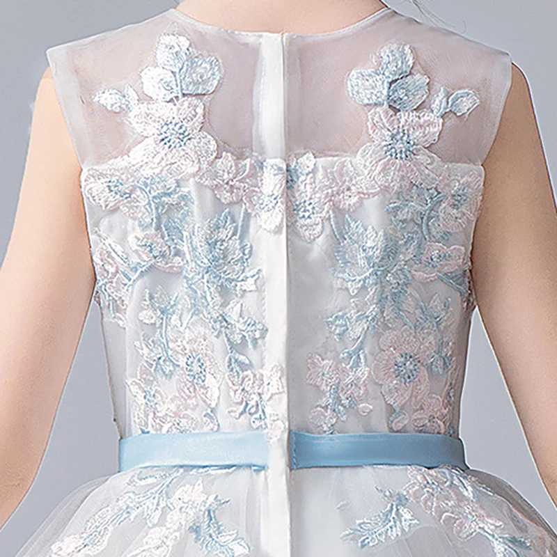 Flower Girl Dresses Illusion Luxury Sequined Floor-Length Ball Gown Embroidery White Lace O-Neck Kids Party Princess Skirt D357
Flower Girl Dresses Illusion Luxury Sequined Floor-Length Ball Gown Embroidery White Lace O-Neck Kids Party Princess Skirt D357