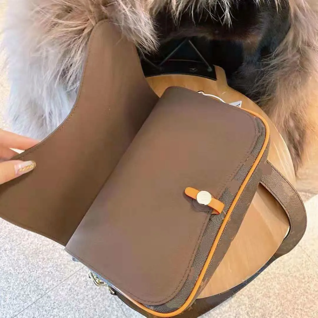 2021 Classic Presbyopia Color Matching Messenger Bag Hair Stick Bag Shoulder Messenger Bag Female Bag
2021 Classic Presbyopia Color Matching Messenger Bag Hair Stick Bag Shoulder Messenger Bag Female Bag