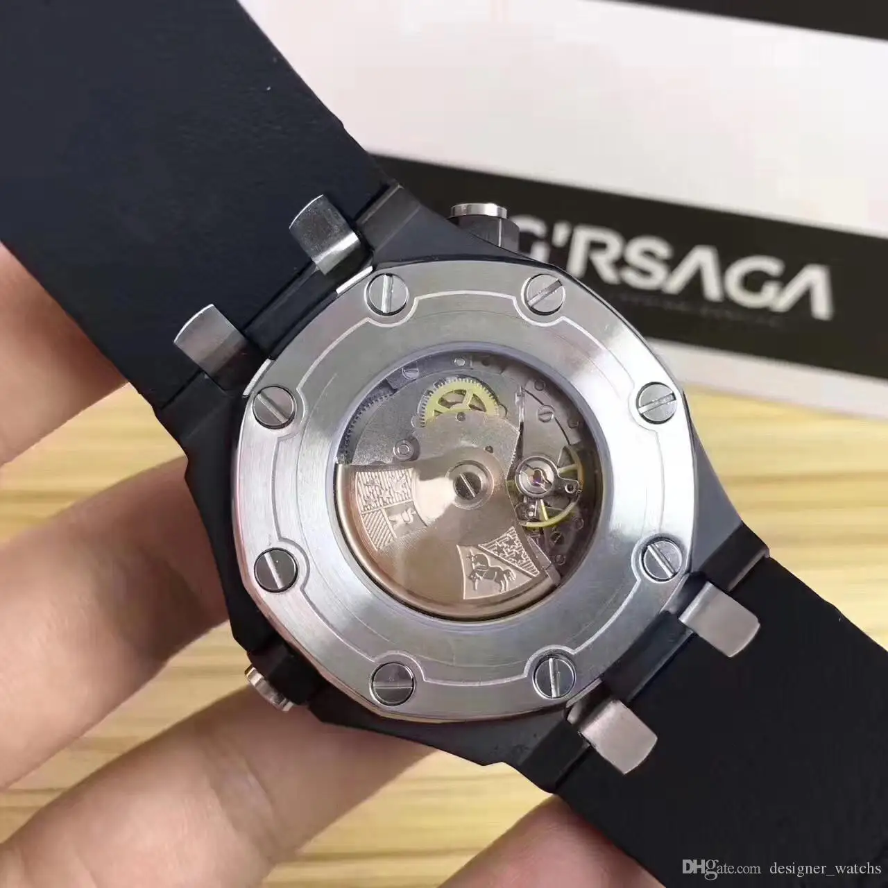 Luxury Brand New Mens Automatic Mechanical Movement Watches Sapphire Gass Black Blue Rubber Strap Diving Super Luminous Watch
Luxury Brand New Mens Automatic Mechanical Movement Watches Sapphire Gass Black Blue Rubber Strap Diving Super Luminous Watch